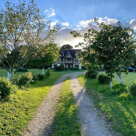 Manoir Melphil Bed & Breakfast Saint-Etienne-la-Thillaye Bagian luar foto